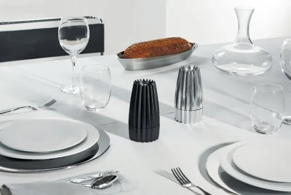 Alessi Küchenutensilien^Salz-, Pfeffer- und Gewürzmühle, schwarzes Aluminium