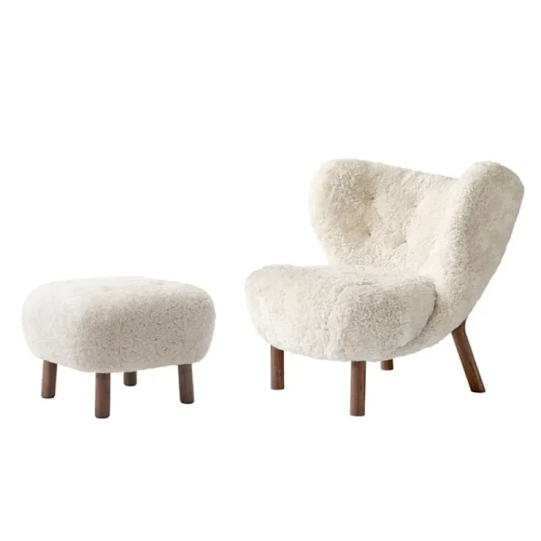 Fogia Sitzgelegenheiten-&Tradition Little Petra Loungesessel und Pouf, Moonlight, Schaffell – Nussbaum