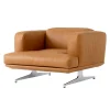 valerie_objects Sitzgelegenheiten-&Tradition Loungesessel Inland AV21, Aluminium poliert – cognac edles Leder