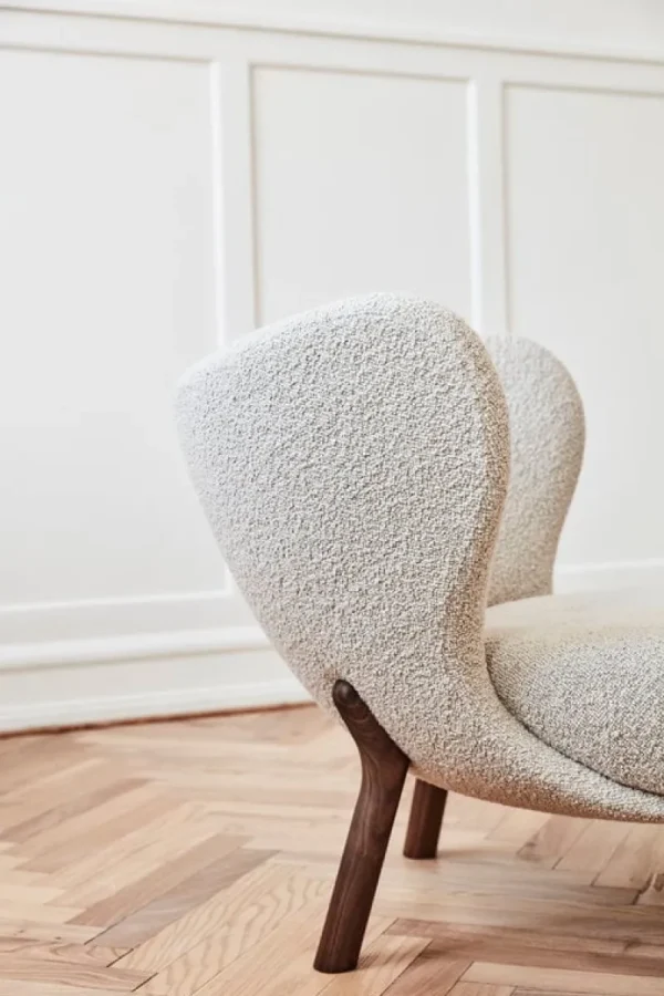 Fritz Hansen Sitzgelegenheiten-&Tradition Loungesessel Little Petra, Karakorum 003 – Nussbaum