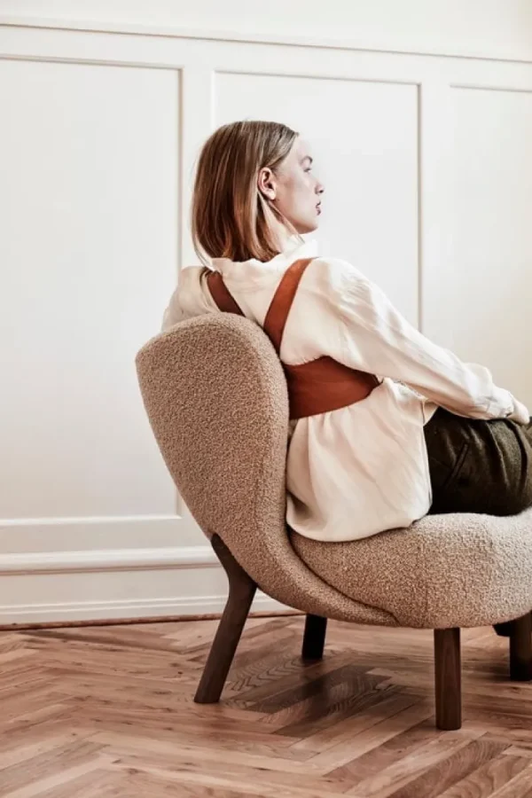 Fritz Hansen Sitzgelegenheiten-&Tradition Loungesessel Little Petra, Karakorum 003 – Nussbaum