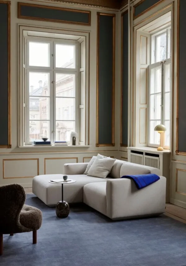 Fredericia Sitzgelegenheiten-&Tradition Loungesessel Little Petra, Sahara, Schaffell, Nussbraun