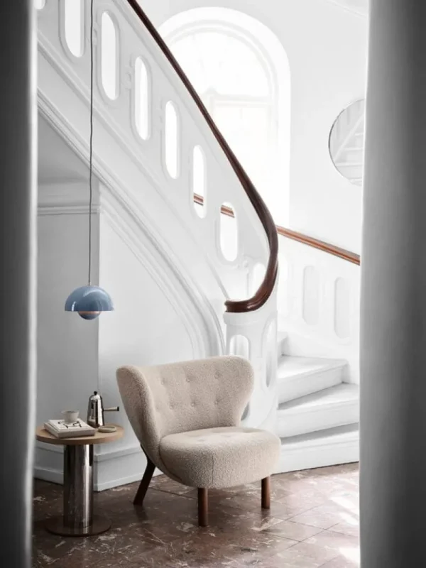Fritz Hansen Sitzgelegenheiten-&Tradition Loungesessel Little Petra, Karakorum 003 – Nussbaum