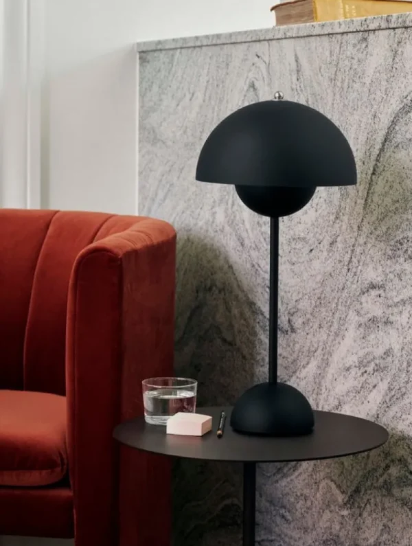 Artemide Tischlampen-&Tradition Tischleuchte Flowerpot VP3, mattschwarz
