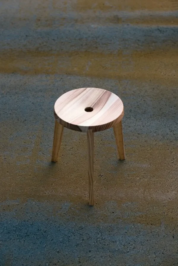 Woodnotes Sitzgelegenheiten-Ariake Dovetail Hocker, Hinoki