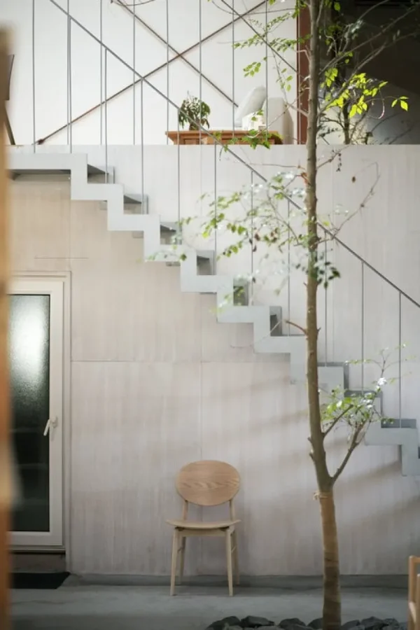 Vitra Sitzgelegenheiten-Ariake Outline Stuhl, Eiche