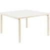 Artek Tische-Aalto 84 Tisch, 120 x 120 cm, Birke - weißes Laminat