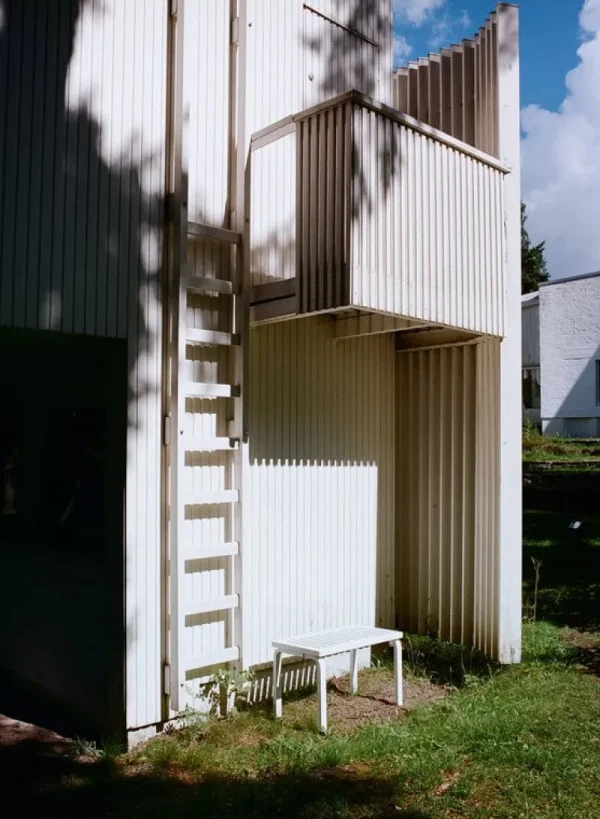 Hem Sitzgelegenheiten-Artek Aalto Bank 153B, weiß