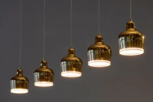 Nuura Deckenleuchten-Artek Aalto Pendelleuchte A330S „Golden Bell“, Messing