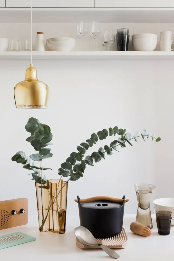 Nuura Deckenleuchten-Artek Aalto Pendelleuchte A330S „Golden Bell“, Messing