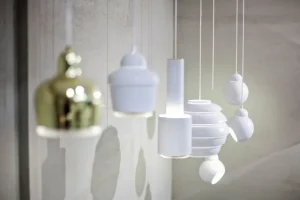 Nuura Deckenleuchten-Artek Aalto Pendelleuchte A330S „Golden Bell“, Messing