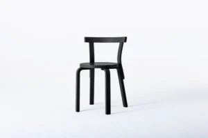 Fredericia Sitzgelegenheiten-Artek Aalto Stuhl 68, schwarz
