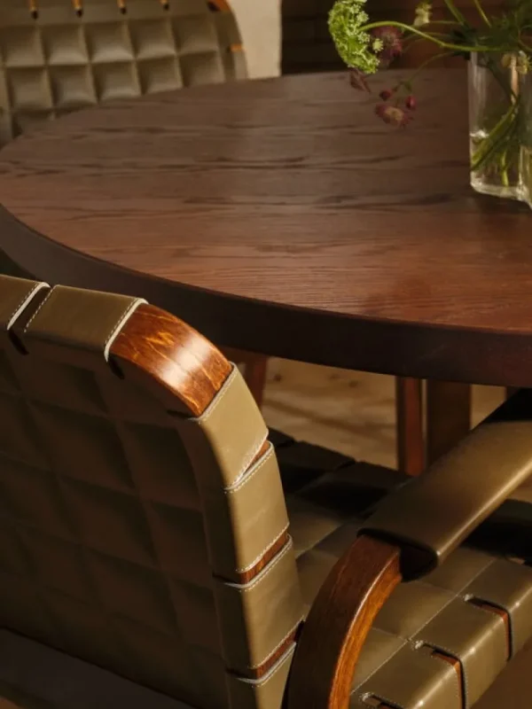 Muuto Tische-Artek Aalto Tisch 91, Nussbaum gebeizt