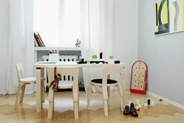 Design House Stockholm Tische-Artek Aalto Tisch 81B, Birke - Linoleum schwarz