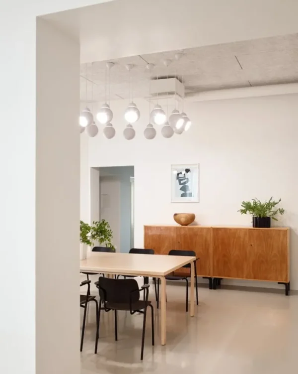 Design House Stockholm Tische-Artek Aalto Tisch 81B, Birke - Linoleum schwarz