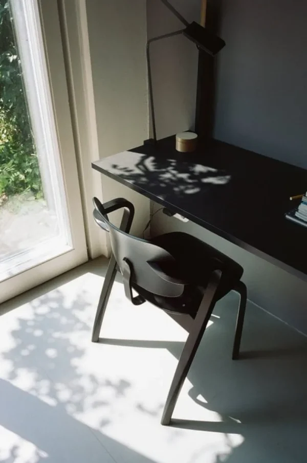 Vitra Sitzgelegenheiten-Artek Aslak Stuhl, Schwarz