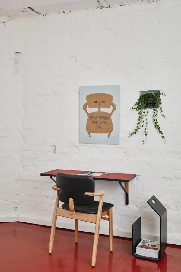 Normann Copenhagen Sitzgelegenheiten-Artek Domus Stuhl, lackierte Eiche/schwarzes Leder
