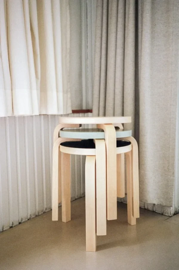 HAY Sitzgelegenheiten-Artek Hocker Aalto 60, grün – Birke