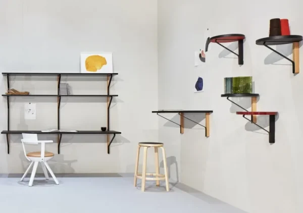 Muuto Regale | Tische-Artek Kaari REB 007 Wandregal, blau/rot/schwarz