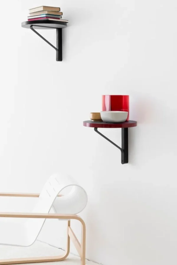 Muuto Regale | Tische-Artek Kaari REB 007 Wandregal, blau/rot/schwarz