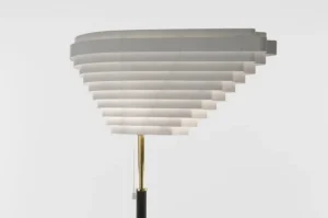 Foscarini Stehleuchten-Artek Stehleuchte Aalto A805, Messing poliert