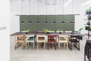 Viccarbe Sitzgelegenheiten-Artek Stuhl Atelier, Esche lackiert