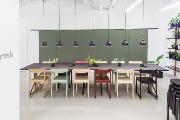 Viccarbe Sitzgelegenheiten-Artek Stuhl Atelier, Esche lackiert