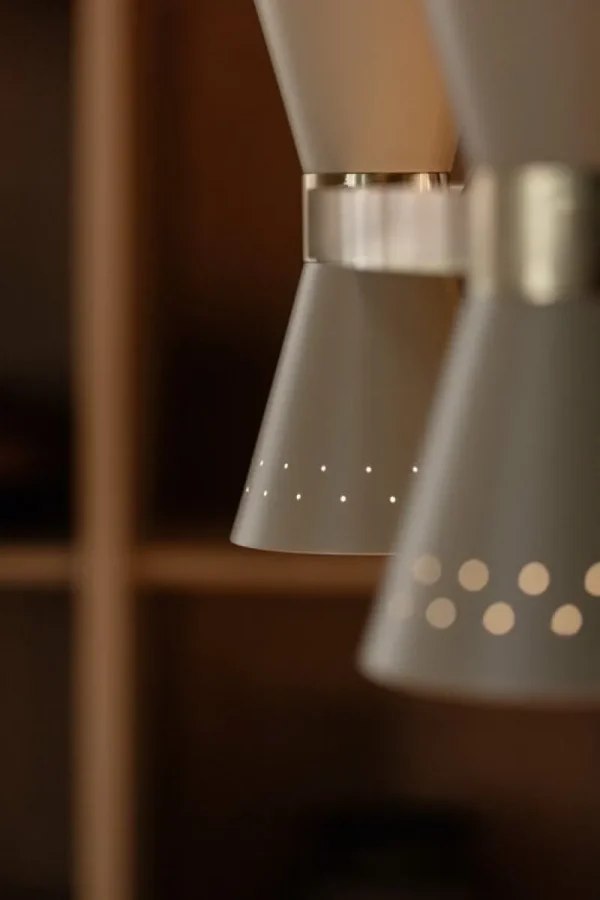 Tom Dixon Deckenleuchten-Audo Copenhagen Collector Kronleuchter 5, Cremeweiß