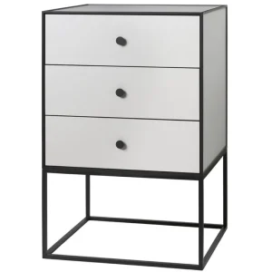 Audo Copenhagen Tische-Frame 49 Sideboard mit 3 Schubladen, Hellgrau