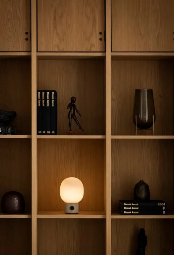 Flos Tischlampen | Tragbare Lampen-Audo Copenhagen JWDA Portable Tischleuchte, Alabasterweiß