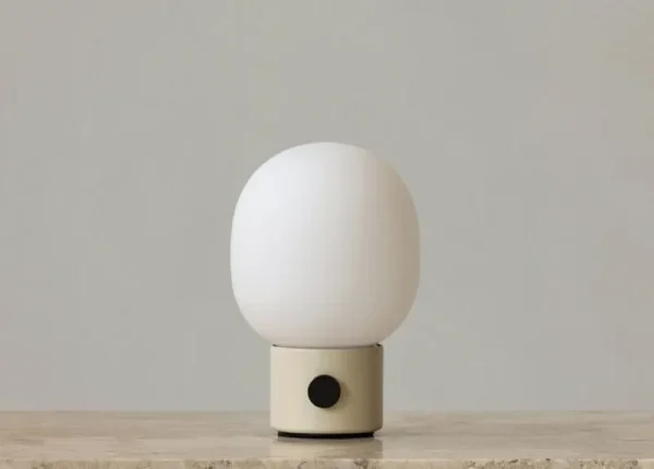 Flos Tischlampen | Tragbare Lampen-Audo Copenhagen JWDA Portable Tischleuchte, Alabasterweiß
