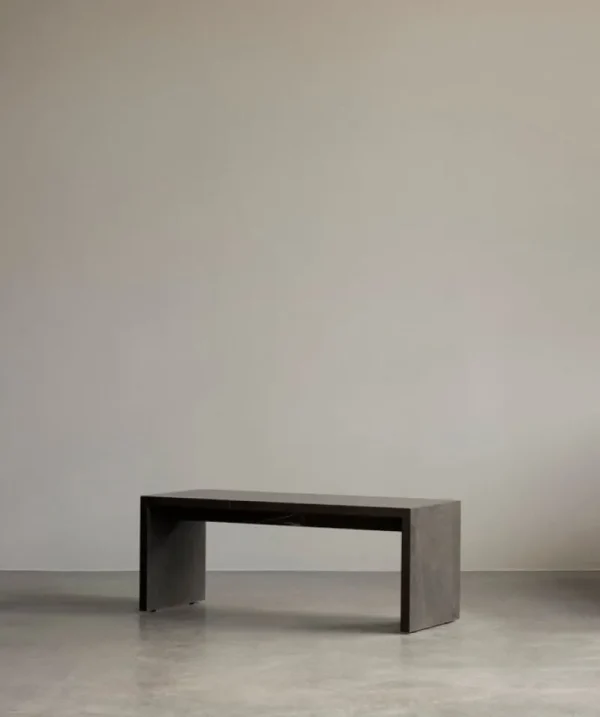 GUBI Tische-Audo Copenhagen Plinth Bridge Tisch, grauer Kendzo-Marmor