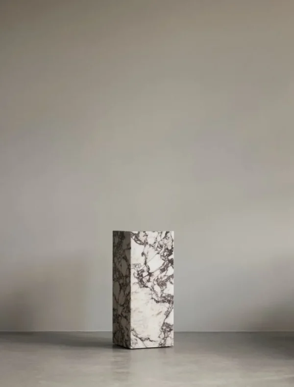 Audo Copenhagen Tische-Plinth Pedestal Säule, Calacatta-Viola-Marmor
