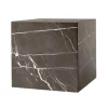 Audo Copenhagen Tische-Plinth Tisch, Würfel, grauer Kendzo Marmor