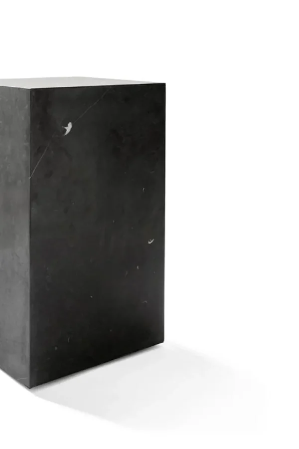 Audo Copenhagen Tische-Plinth Tisch, hoch, schwarzer Marquina Marmor