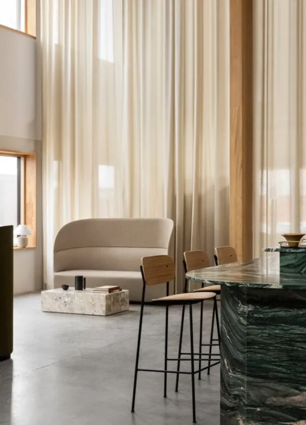 FDB Mu00f8bler Tische-Audo Copenhagen Plinth Tisch, tief, Kunis-Breccia-Marmor