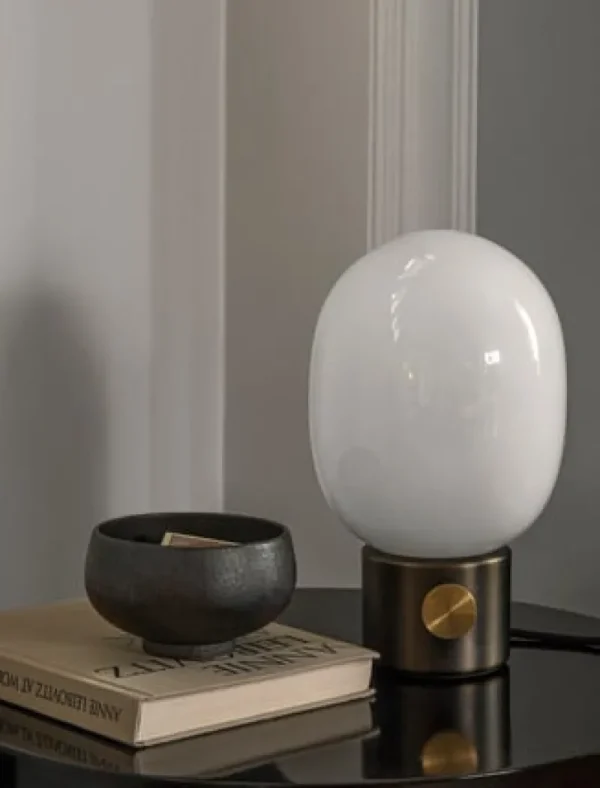 Warm Nordic Tischlampen-Audo Copenhagen Tischleuchte JWDA, brüniertes Messing
