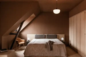 Warm Nordic Tischlampen-Audo Copenhagen Tischleuchte JWDA, brüniertes Messing