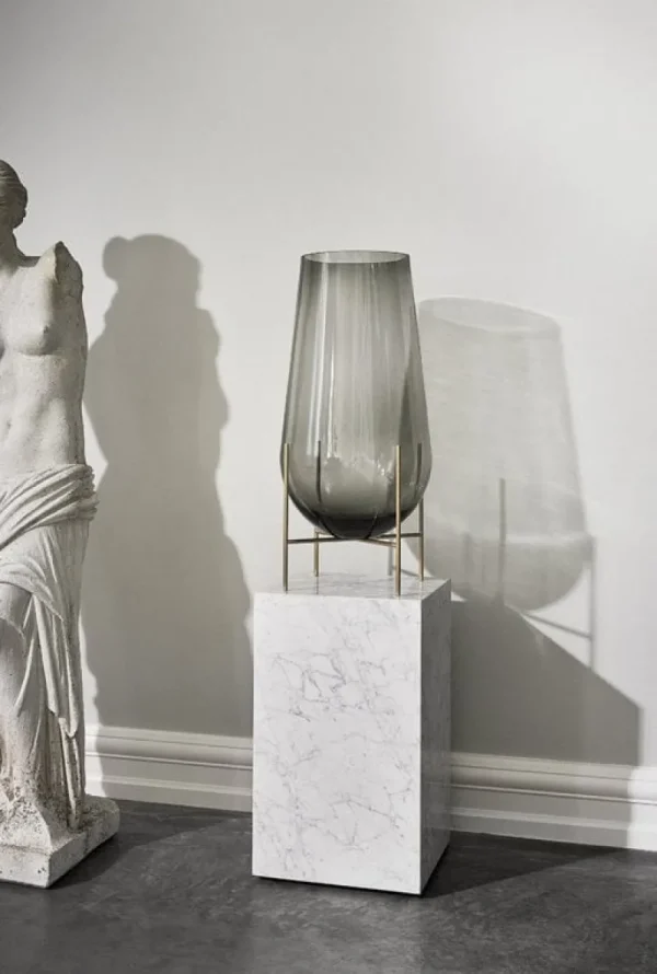 Audo Copenhagen Vasen-Vase Échasse, groß, rauchgrau