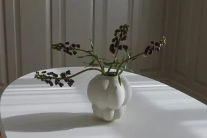 AYTM Vasen-Uva Vase, 22 cm, Cremefarben