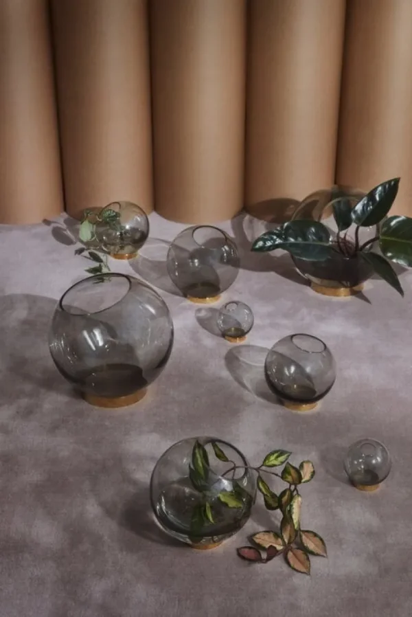 HAY Vasen-AYTM Vase Globe, groß, grün – goldfarben