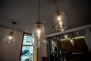 Le Klint Deckenleuchten-Bomma Lantern Pendelleuchte, klar - schwarz