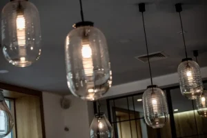 Le Klint Deckenleuchten-Bomma Lantern Pendelleuchte, klar - schwarz