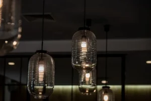 Le Klint Deckenleuchten-Bomma Lantern Pendelleuchte, klar - schwarz