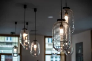 Le Klint Deckenleuchten-Bomma Lantern Pendelleuchte, klar - schwarz