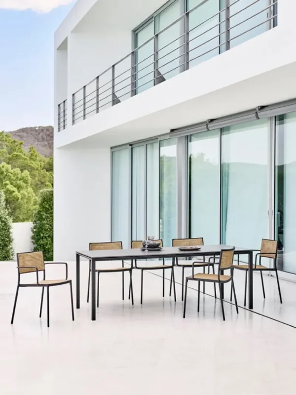 Cane-line Terrassenmöbel^Less Sessel, stapelbar, Grau - Französisches Geflecht Natur