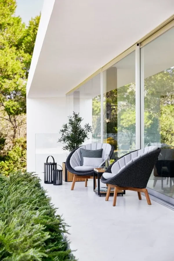 Cane-line Terrassenmöbel^Peacock Loungesessel, Teakholz – Dunkelgrau