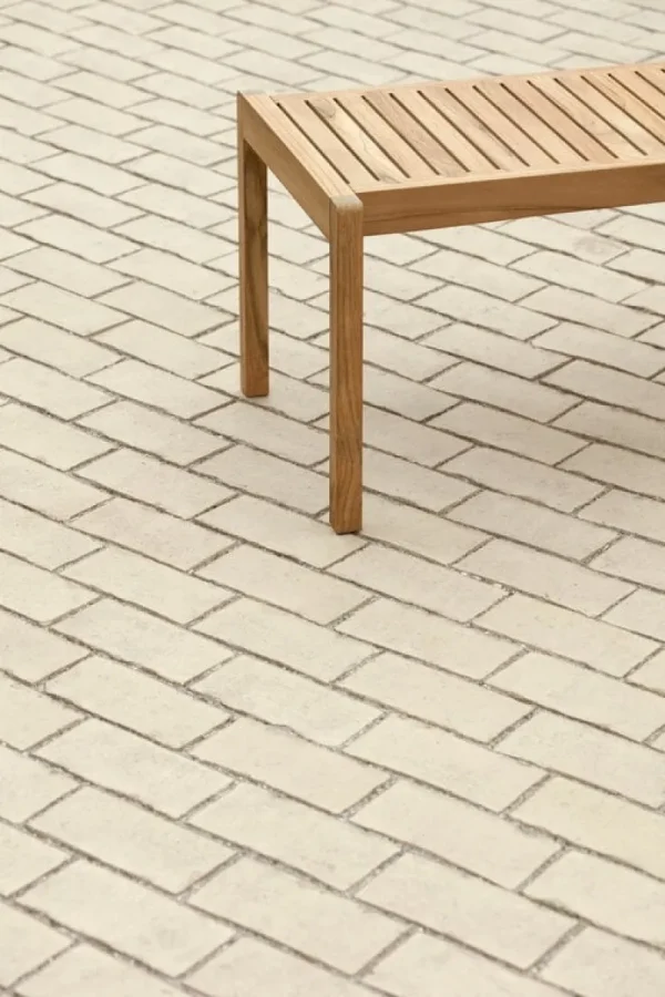 Carl Hansen & Su00f8n Terrassenmöbel^Carl Hansen & Søn AH912 Outdoor-Tisch/Bank, 48,5 x 123,5 cm, Teak