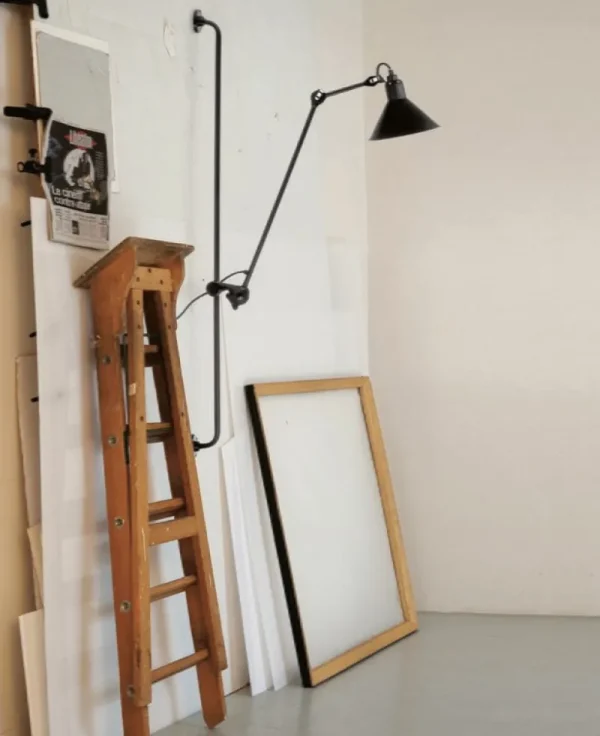 Northern Wandleuchten-DCWéditions Lampe Gras 214 Wandleuchte, konischer Schirm, Schwarz -– Messing