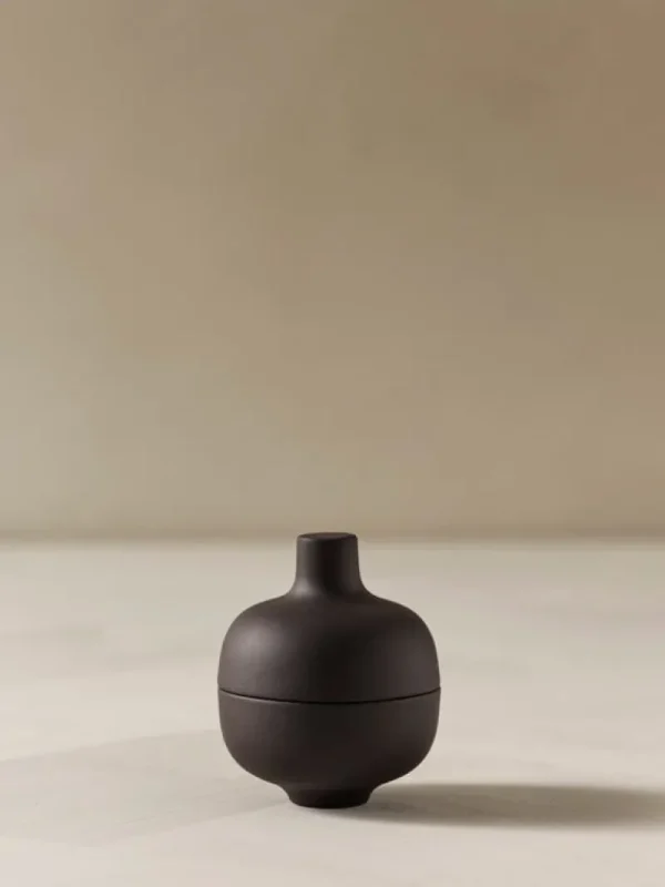 Design House Stockholm Geschirr^Sand Secrets Schale mit Deckel, klein, Schwarz